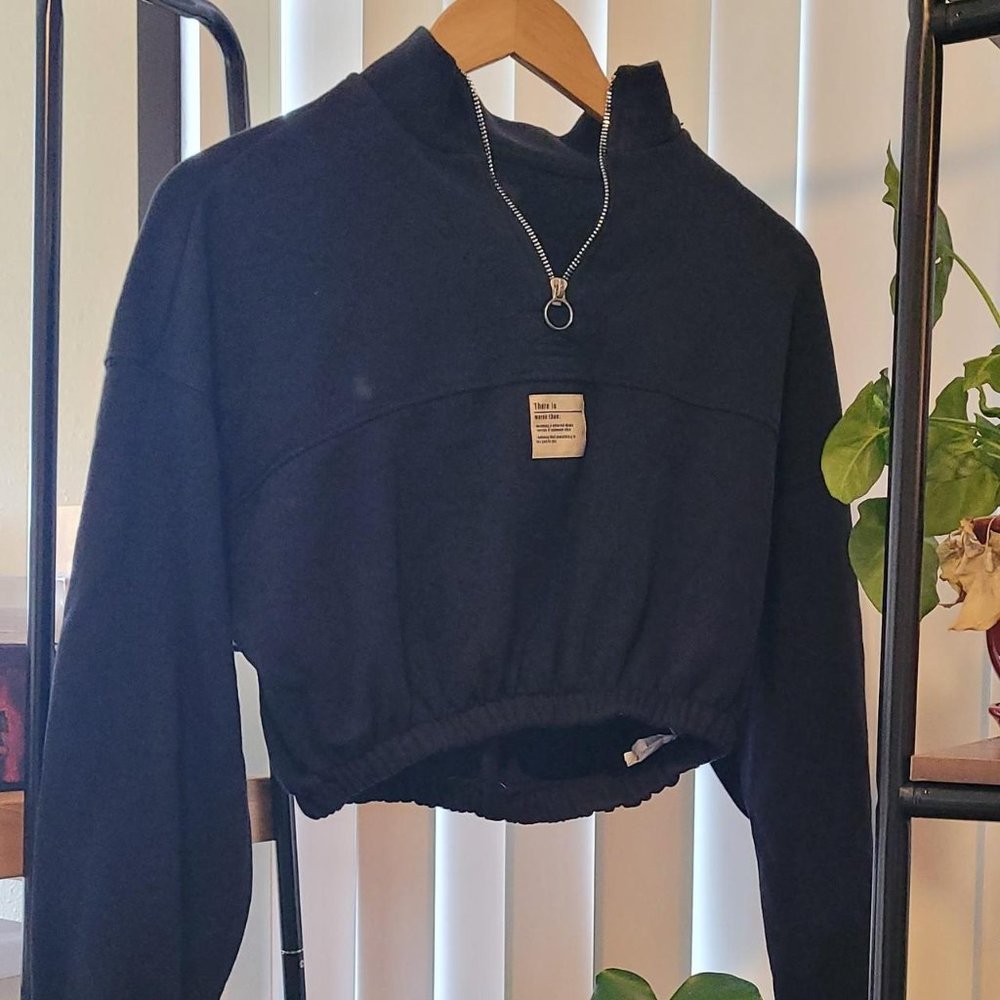 Berska Cropped Half Zip Sweatshirt